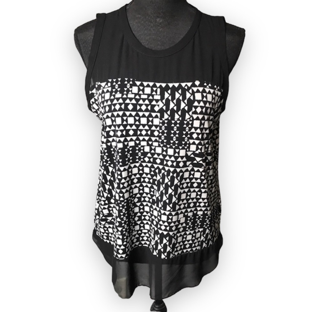 Vince Camuto Black and White geometric tank top size small